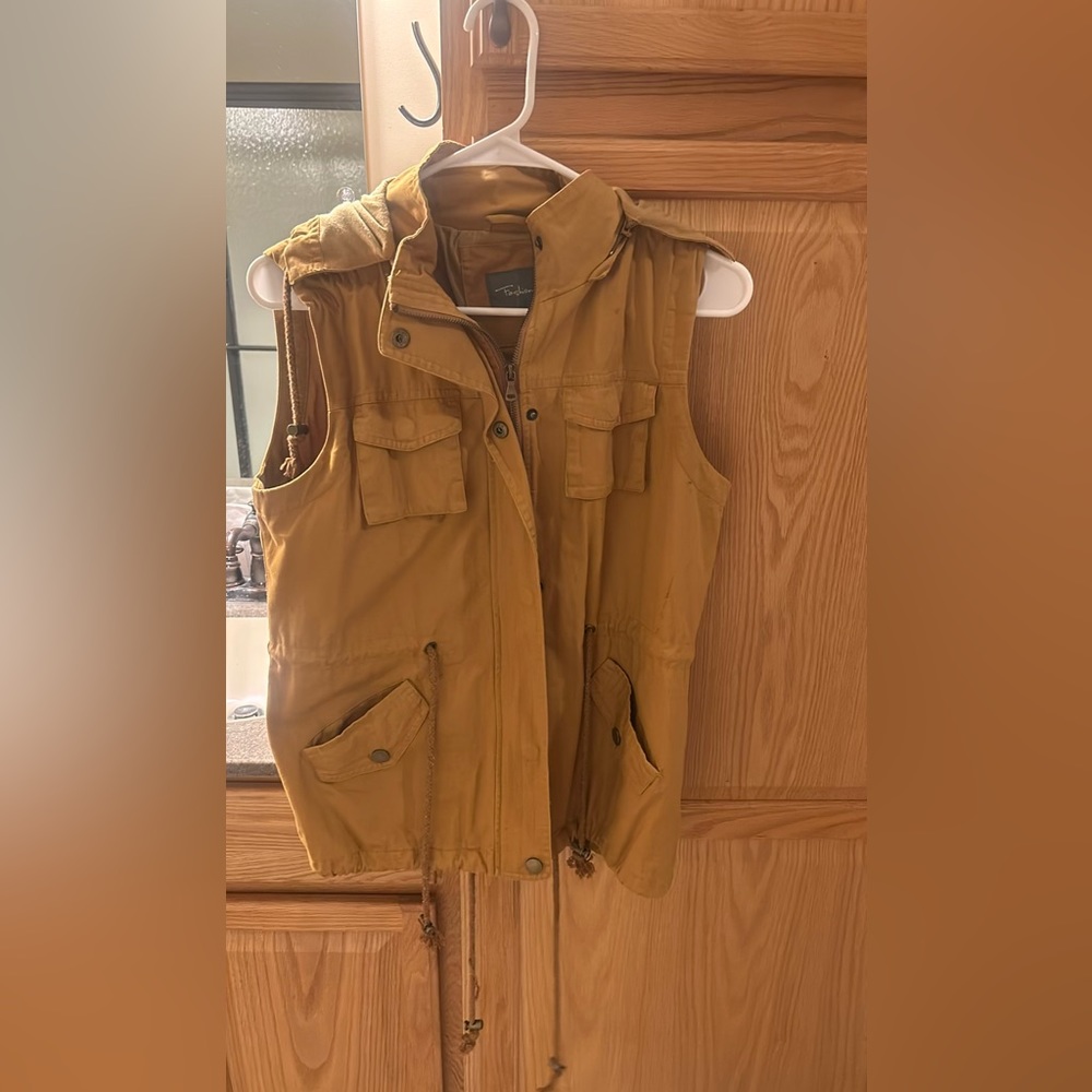Mustard vest